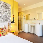 A Coté De La Place Du Pilori Appartement *