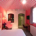 A Cote De La Place Du Pilori Apartment Angers