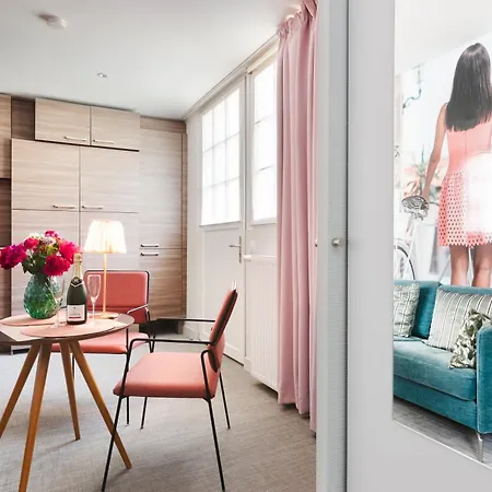 شقة A Cote De La Place Du Pilori *