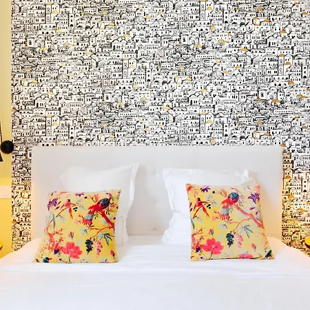 A Cote De La Place Du Pilori * Angers