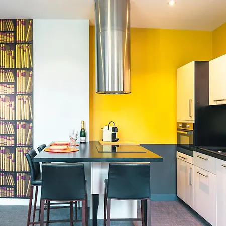 A Cote De La Place Du Pilori 아파트