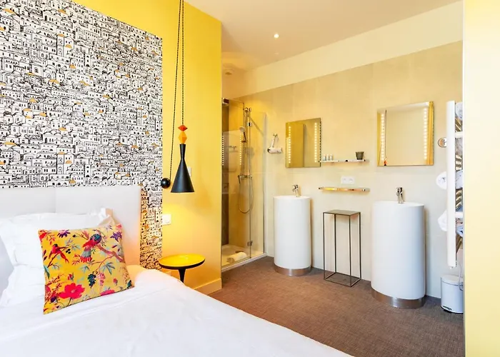 A Cote De La Place Du Pilori شقة *