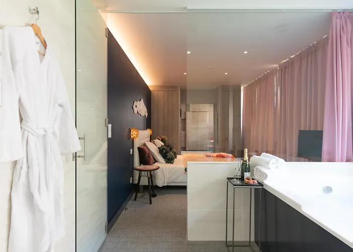 شقة A Cote De La Place Du Pilori *