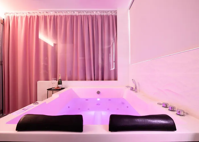 شقة A Cote De La Place Du Pilori أنجير