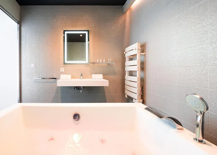 A Coté De La Place Du Pilori Apartamento